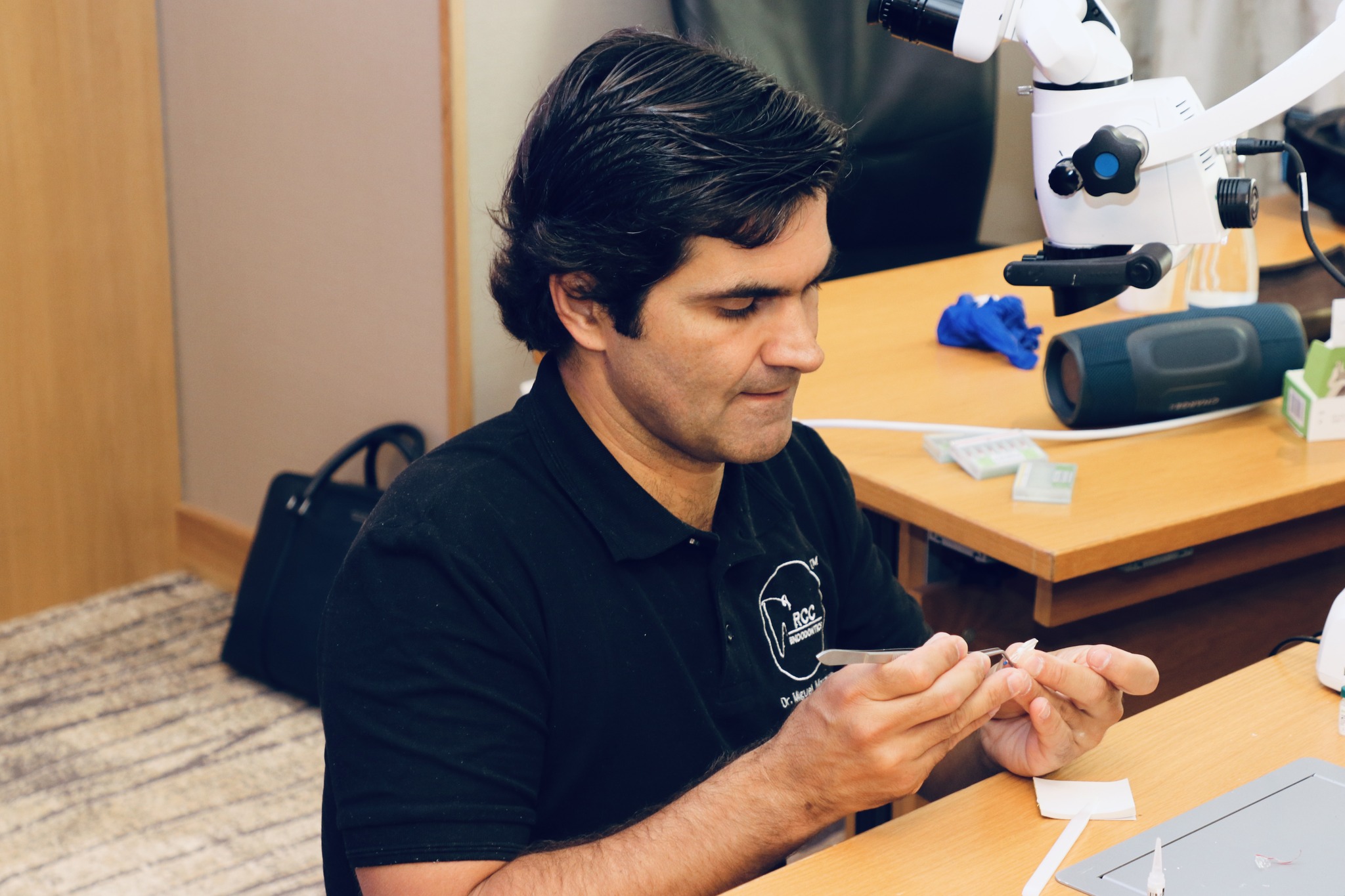 endodontist wear a mask